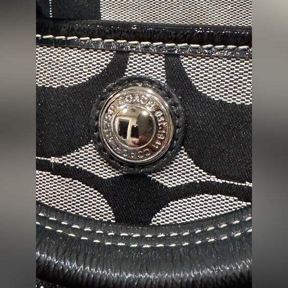 Coach Black and Cream Signature Tote - Picture 15 of 15